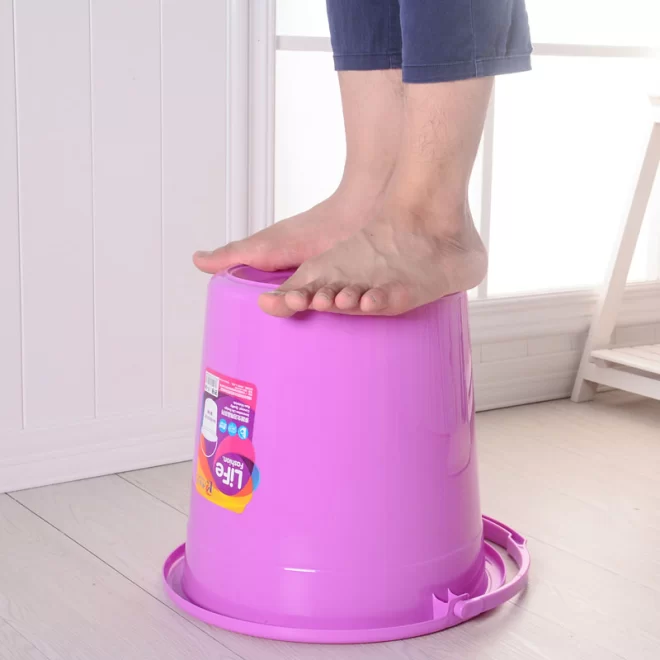 custom-plastic-buckets-with-handle-and-lid-7